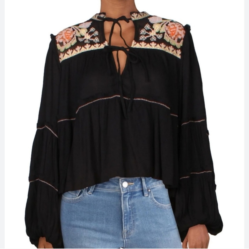 Free People Boho Black Poet Sleeve Top w/ Floral Embroidery & Front Ties Medium - Picture 12 of 14